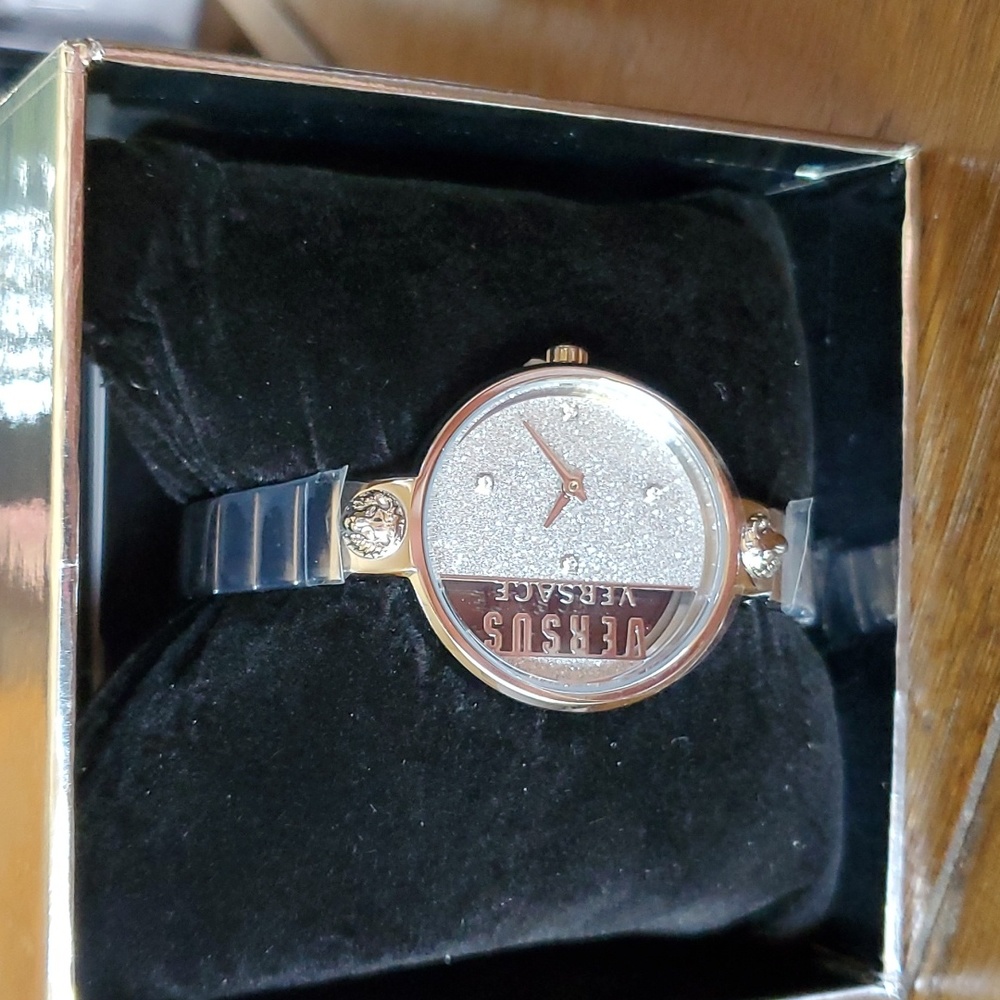 Versus Versace Rue De Noyez Collection Luxury Womens Watch Timepiece